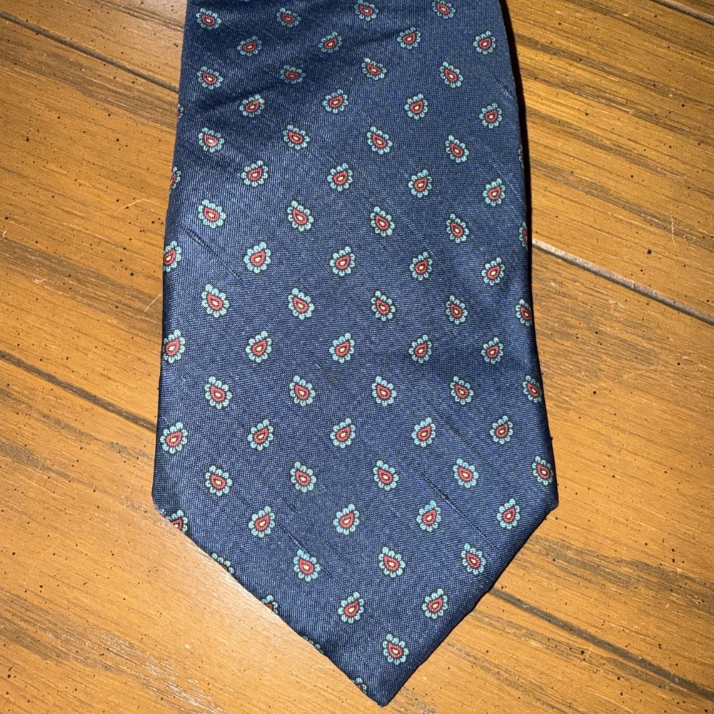 Resilio Men's Navy Red Paisley Neck Tie 56"